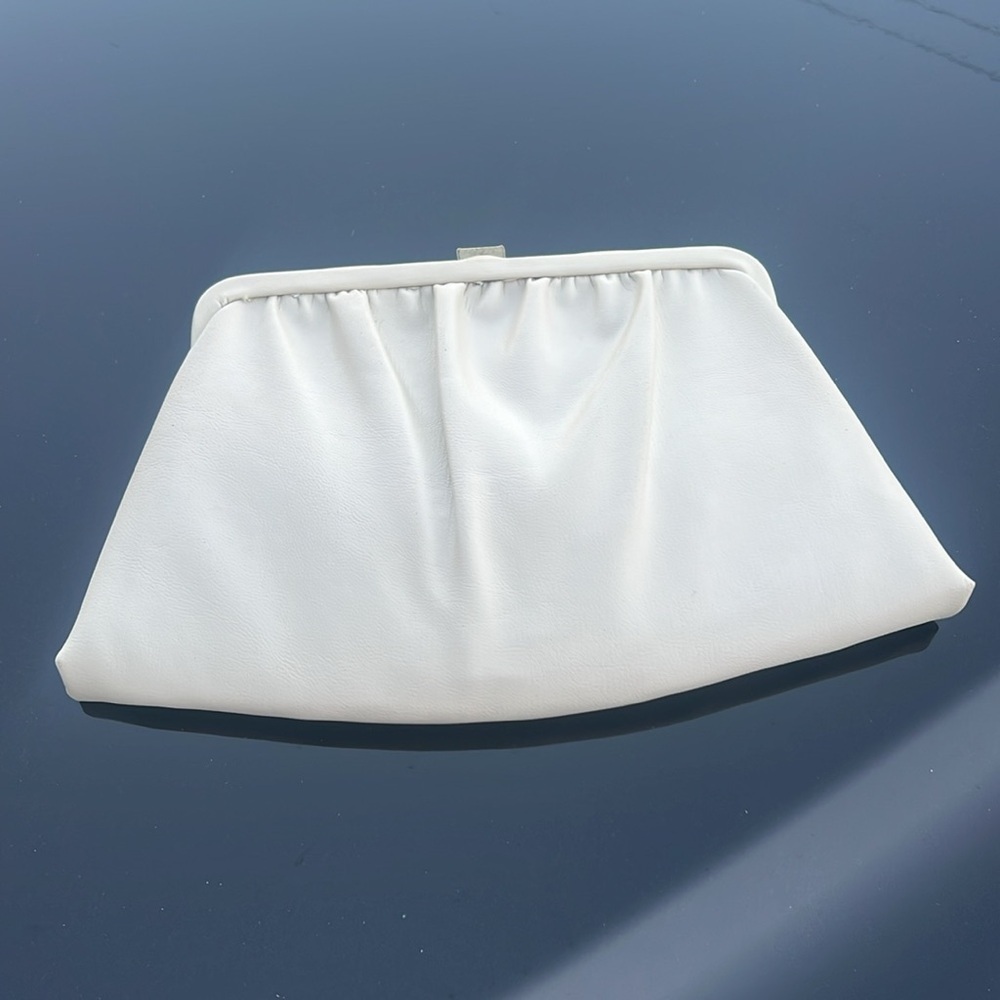 Vintage cream clutch - Picture 3 of 5